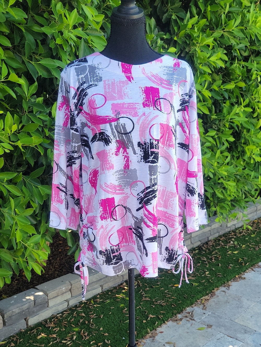 Southern Lady Colorful Pink Abstract 3/4 Sleeve Shirt with cinch sides Sz L